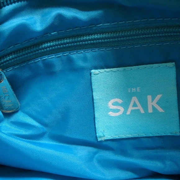 The Sak Small Blue Zig Zag Striped Crochet Lined Summer Beach Shoulder Bag - Picture 5 of 6